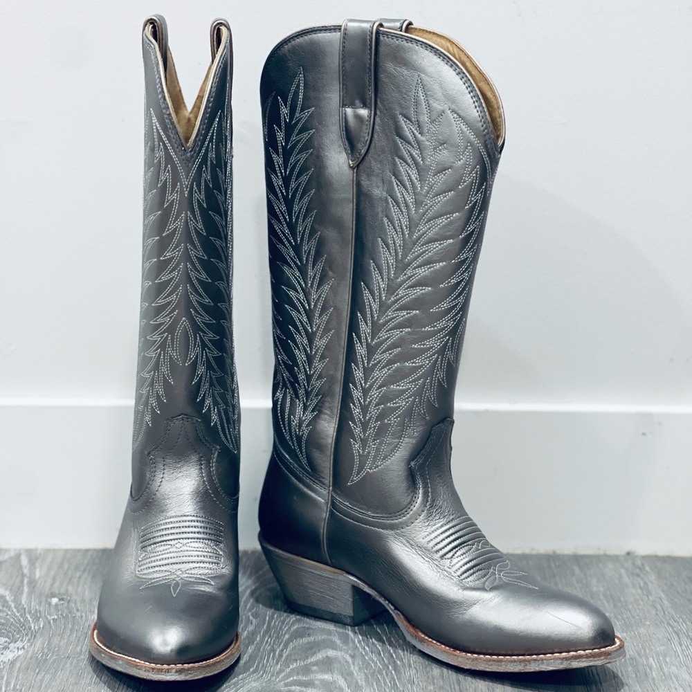 Like New Ariat Metalic Festival Boots
